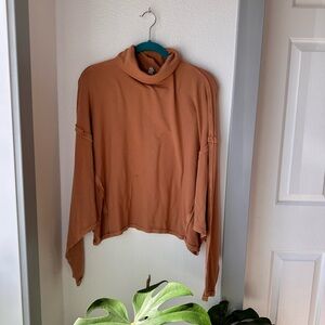 Long sleeve free purple top